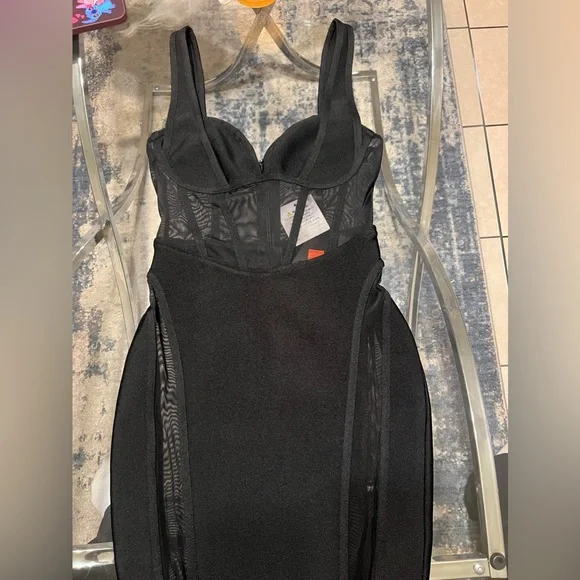 Brand new dresses. Some small some medium. - Picture 5 of 5